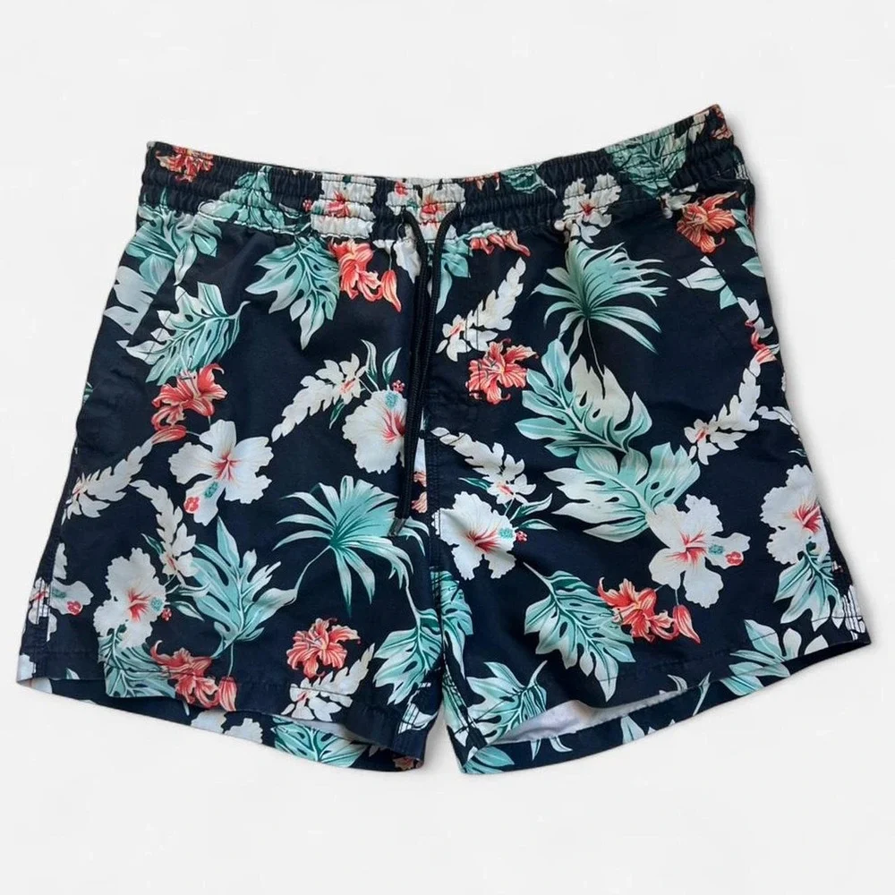 Stylish 7Diamonds men's swim trunks featuring a bold tropical print | Size L